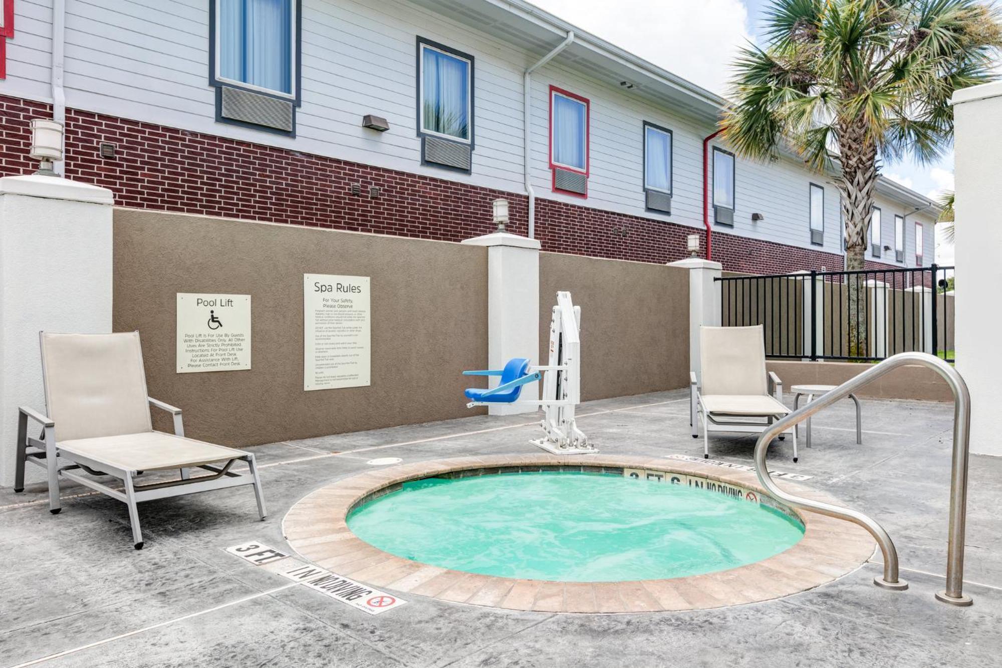 Holiday Inn Express Hotel & Suites Clute-Lake Jackson By Ihg Exterior foto