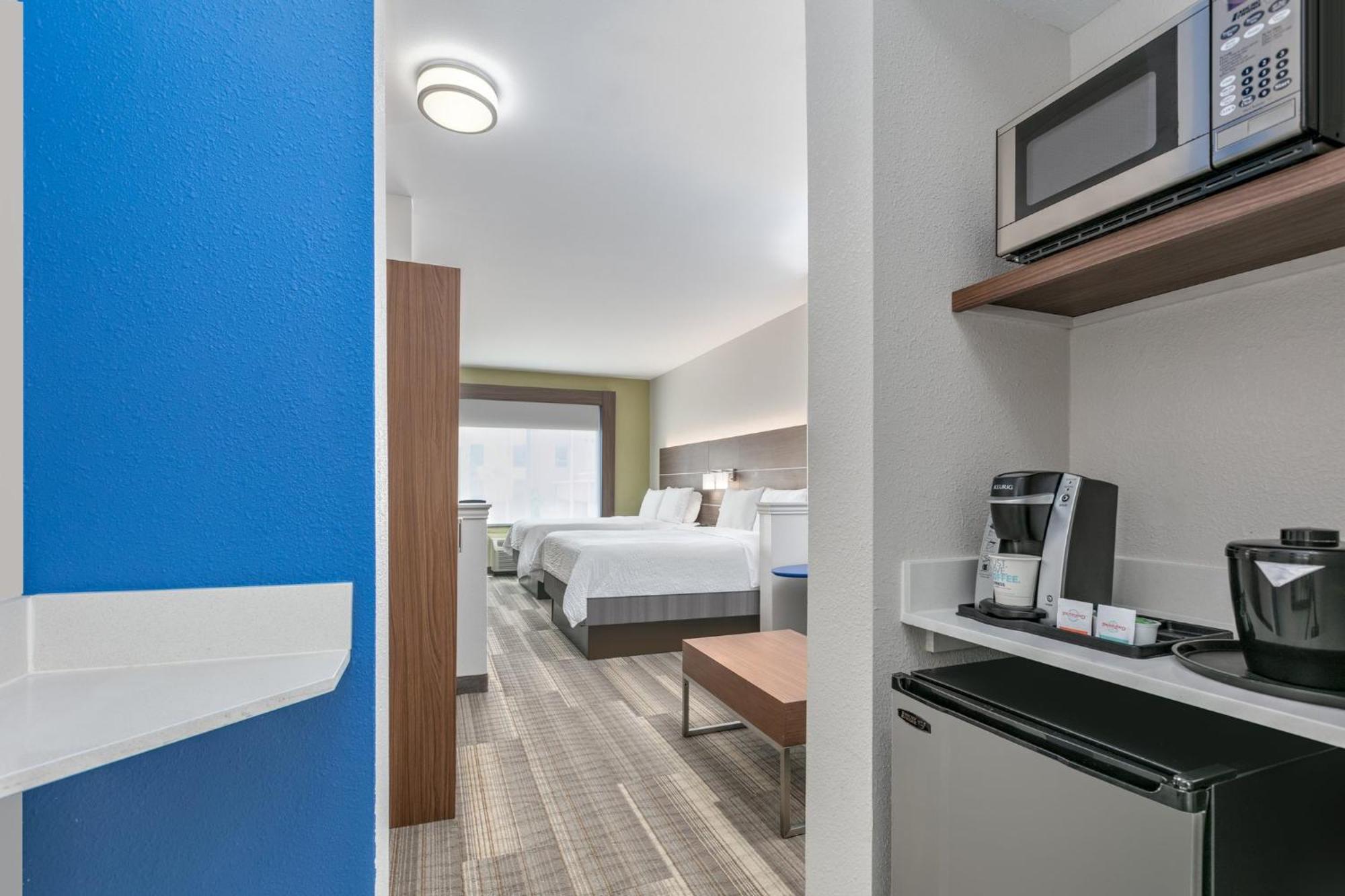 Holiday Inn Express Hotel & Suites Clute-Lake Jackson By Ihg Exterior foto