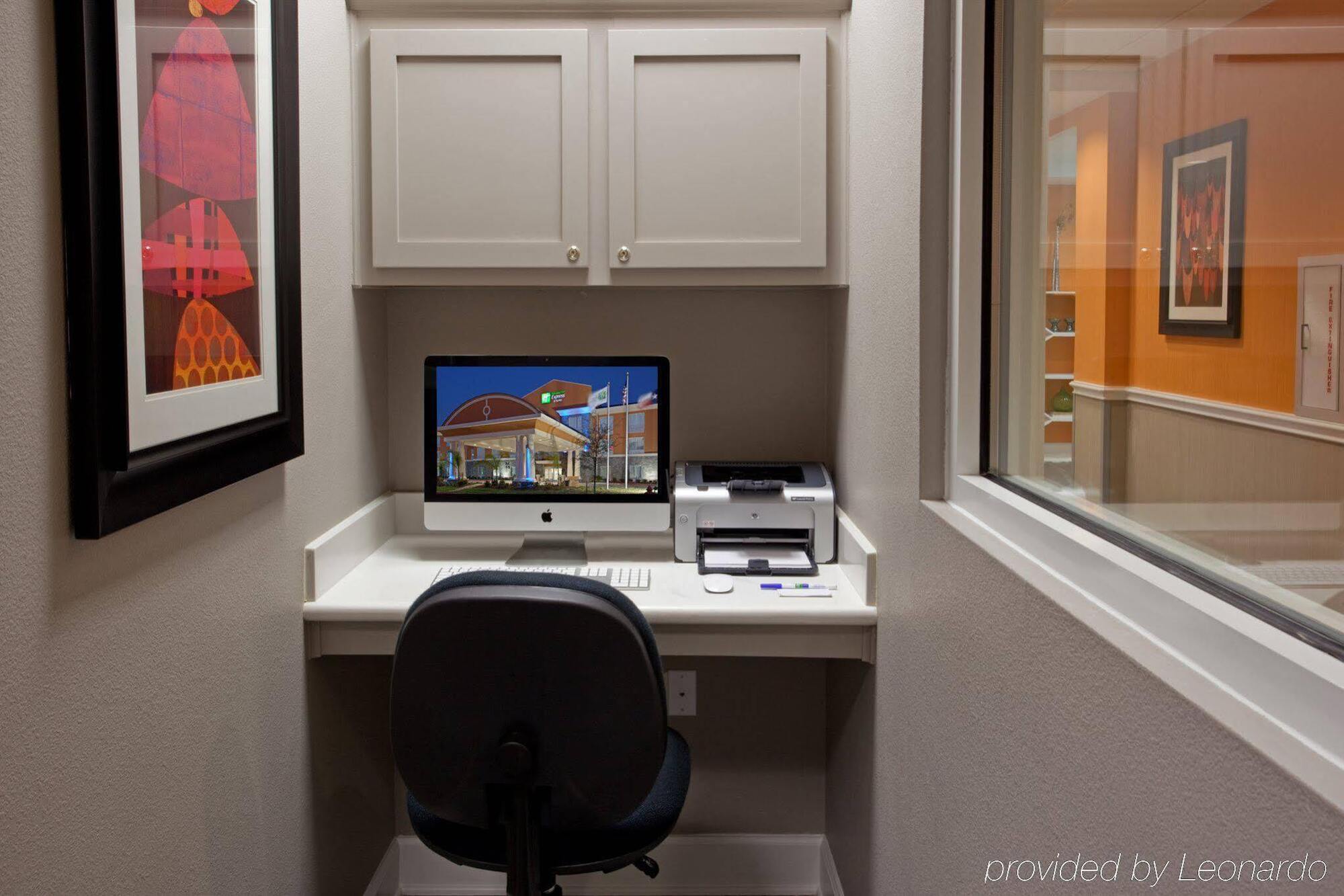Holiday Inn Express Hotel & Suites Clute-Lake Jackson By Ihg Exterior foto